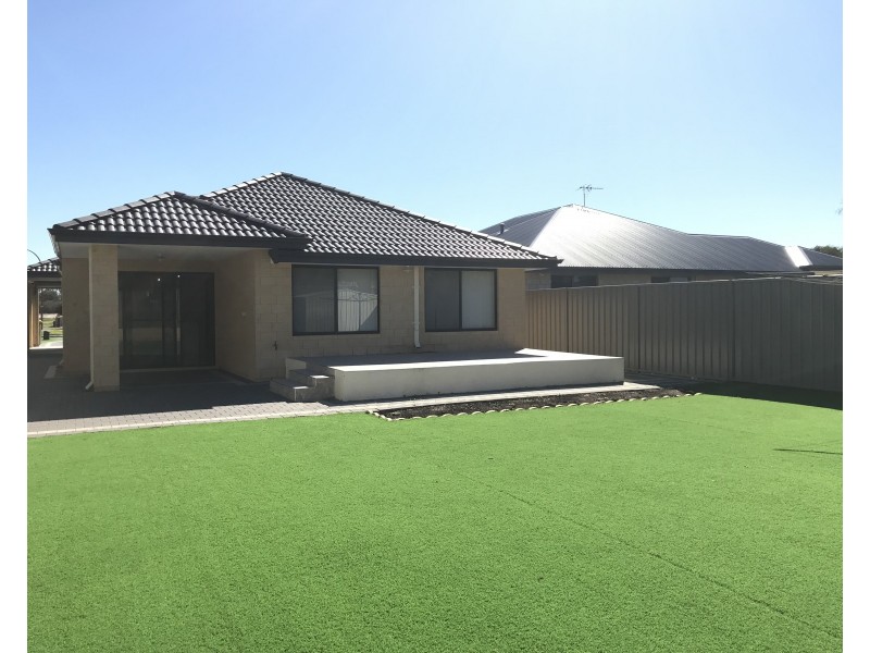 6 Elkington Pass, Huntingdale WA 6110