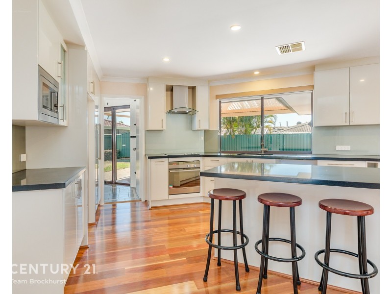 24 Bottlebrush Drive, Thornlie WA 6108