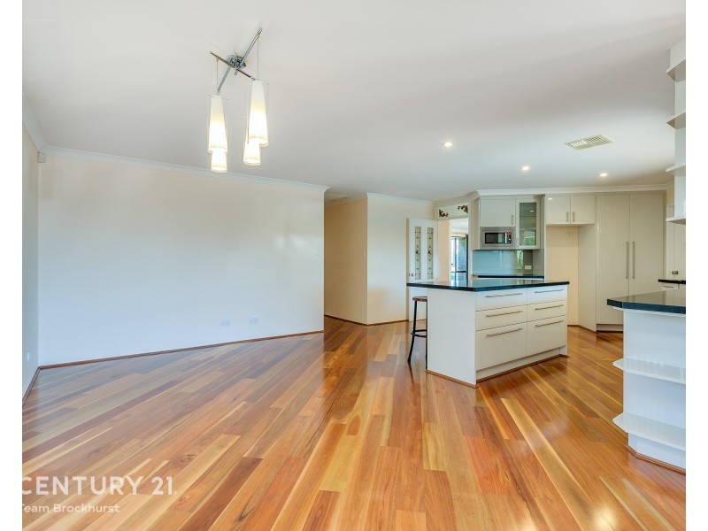 24 Bottlebrush Drive, Thornlie WA 6108