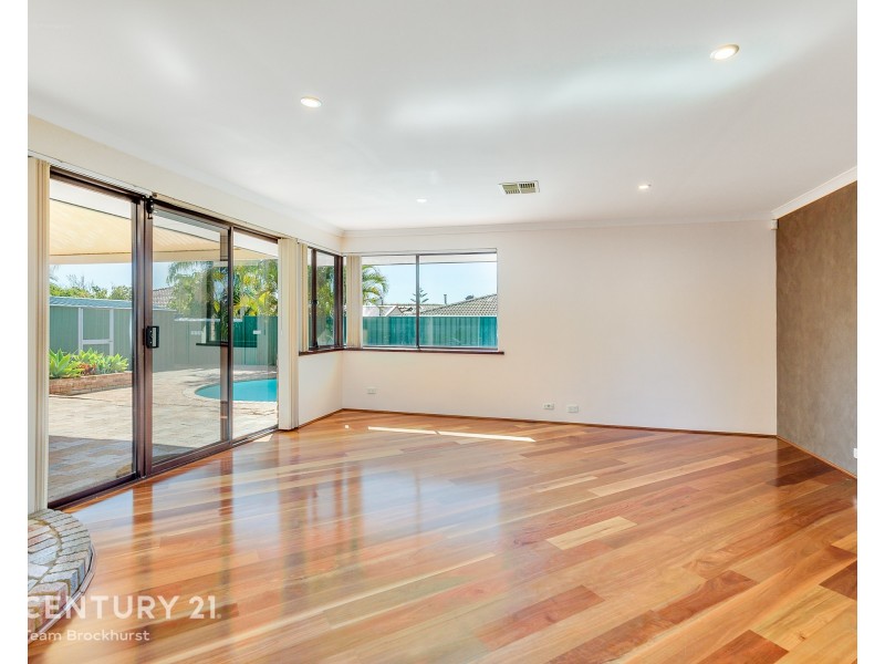 24 Bottlebrush Drive, Thornlie WA 6108