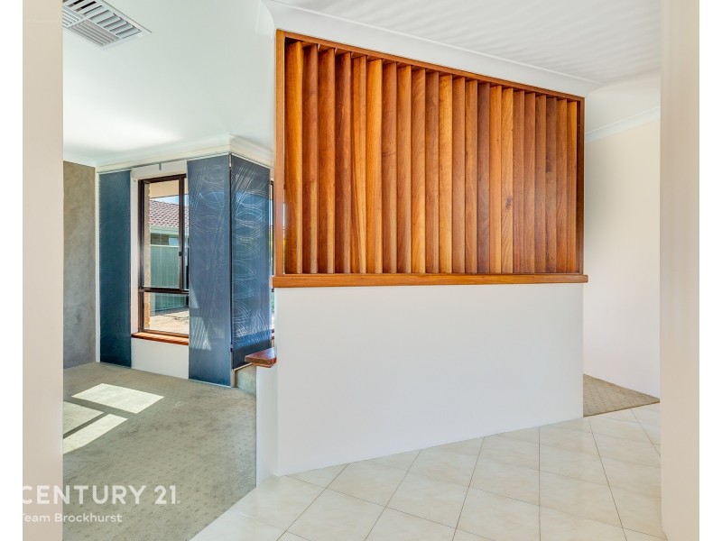 24 Bottlebrush Drive, Thornlie WA 6108