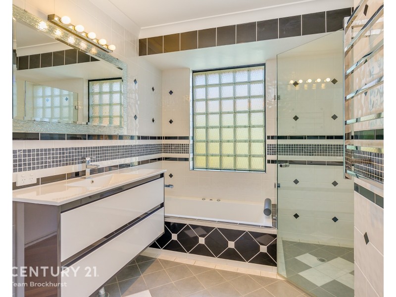 24 Bottlebrush Drive, Thornlie WA 6108