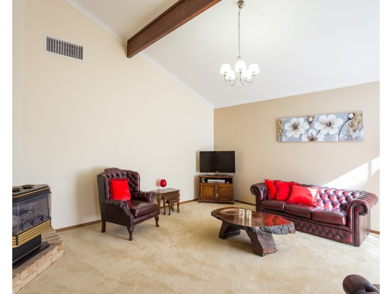 8 Melaleuca Court, Canning Vale WA 6155
