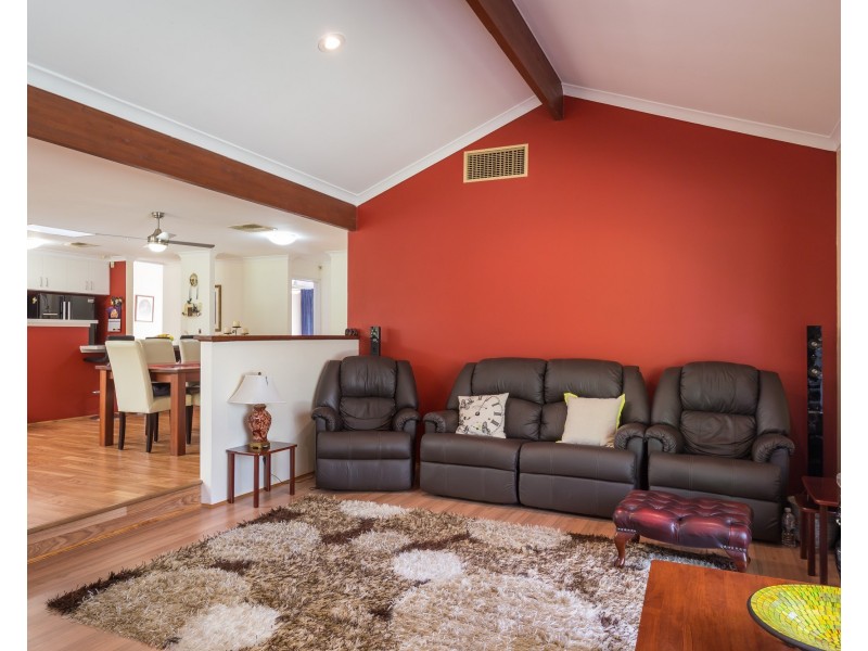 8 Melaleuca Court, Canning Vale WA 6155