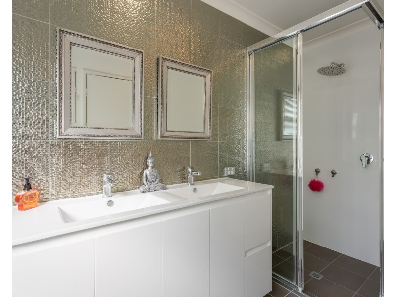 8 Melaleuca Court, Canning Vale WA 6155