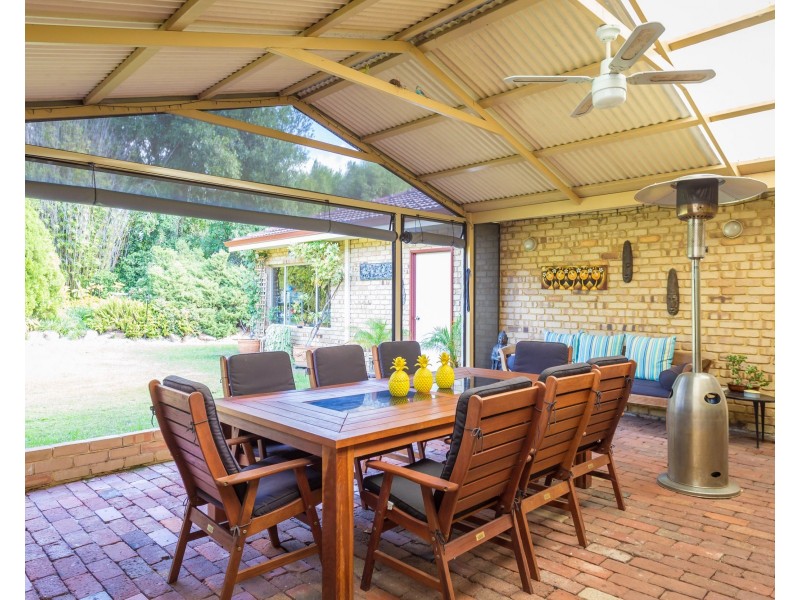 8 Melaleuca Court, Canning Vale WA 6155