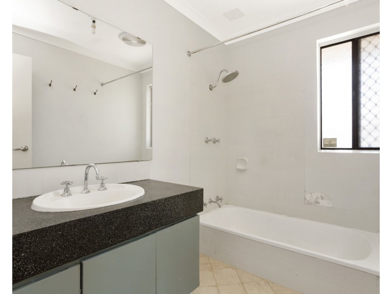 4 Chandilla Street, Gosnells WA 6110