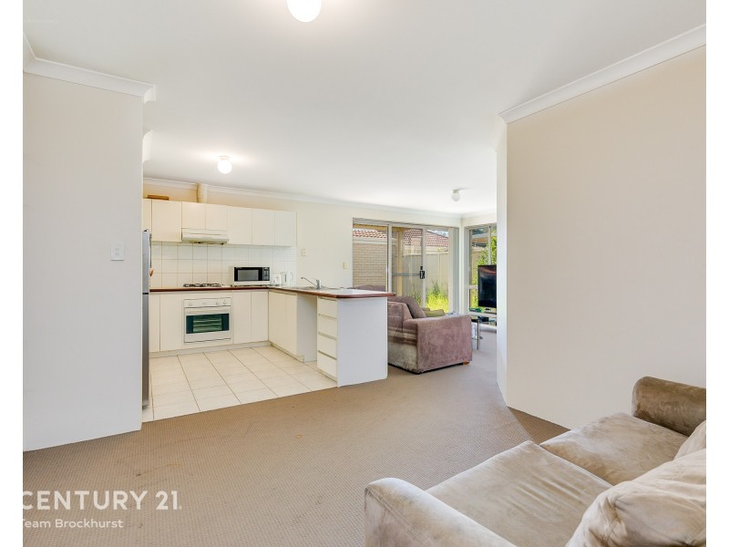 6/2 Hobby Retreat, Queens Park WA 6107