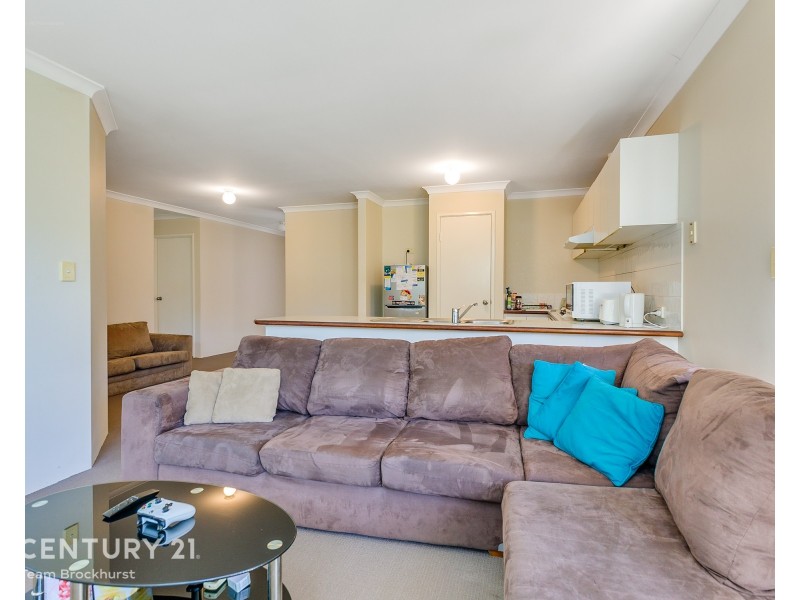 6/2 Hobby Retreat, Queens Park WA 6107