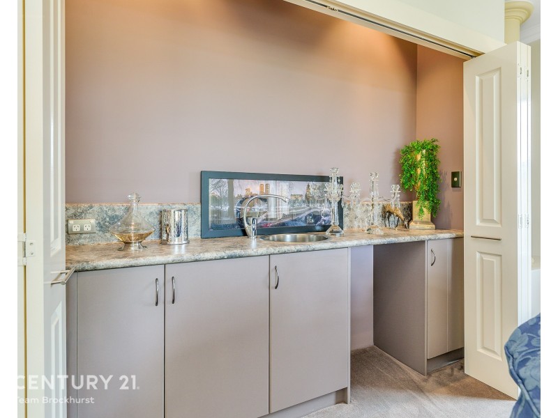 27 Lexington Avenue, Canning Vale WA 6155