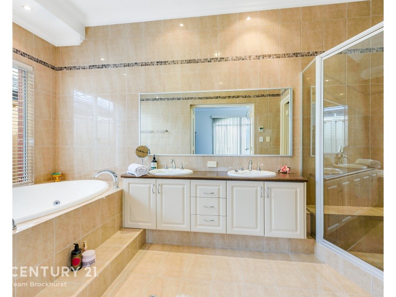 27 Lexington Avenue, Canning Vale WA 6155