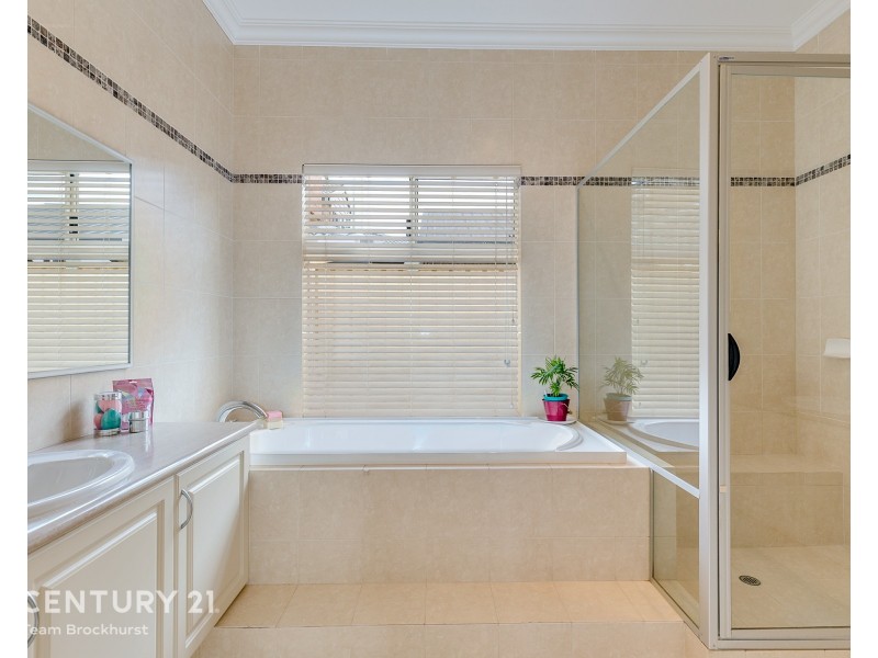 27 Lexington Avenue, Canning Vale WA 6155