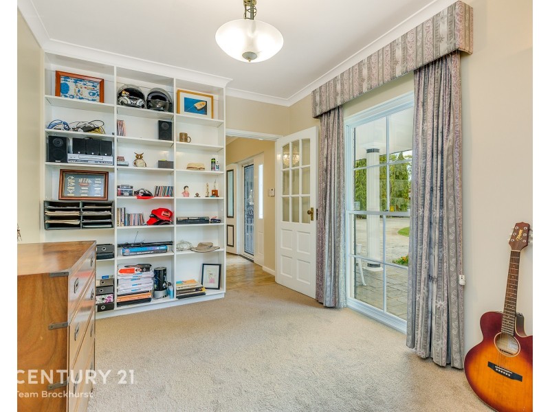 84 Regency Drive, Thornlie WA 6108