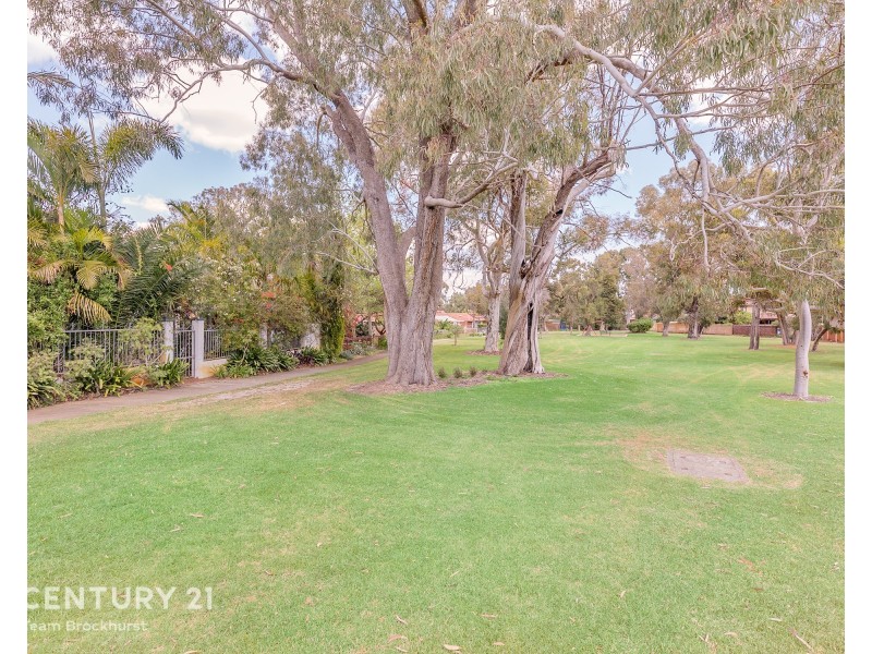 84 Regency Drive, Thornlie WA 6108