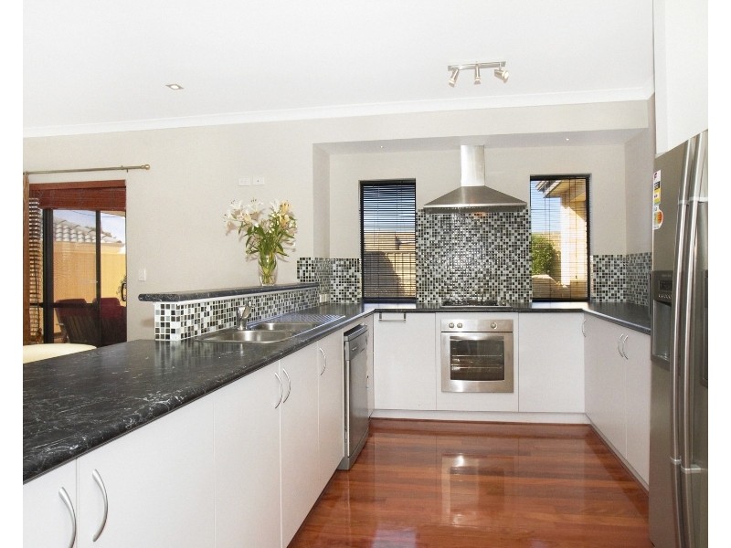 19 Claridge Circle, Thornlie WA 6108