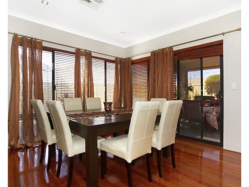 19 Claridge Circle, Thornlie WA 6108