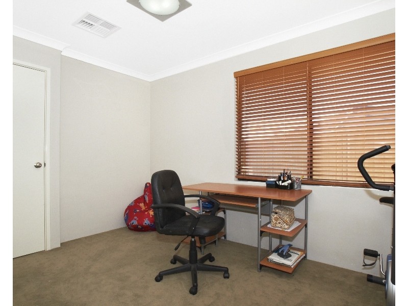 19 Claridge Circle, Thornlie WA 6108