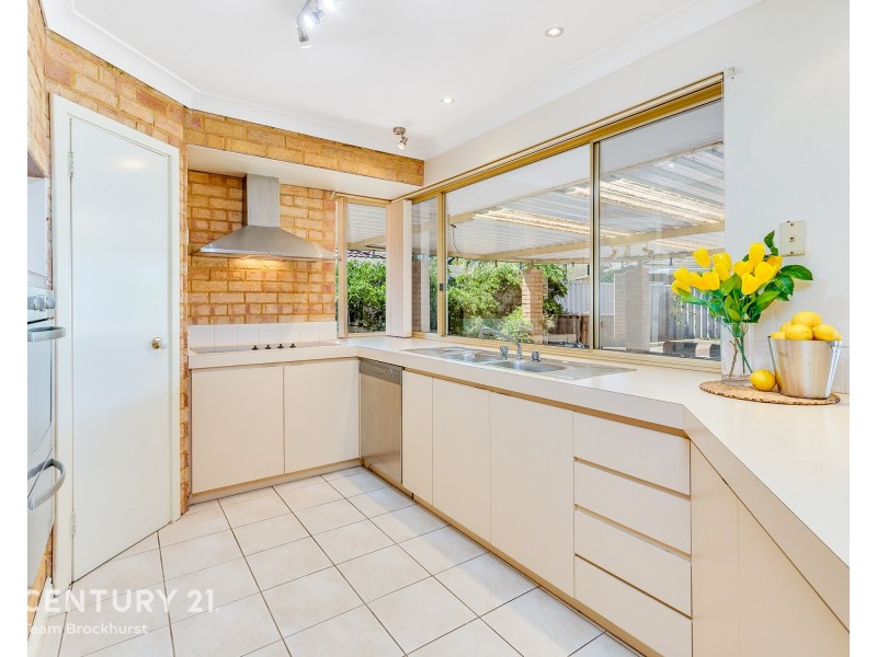 30 Tea Tree Way, Thornlie WA 6108