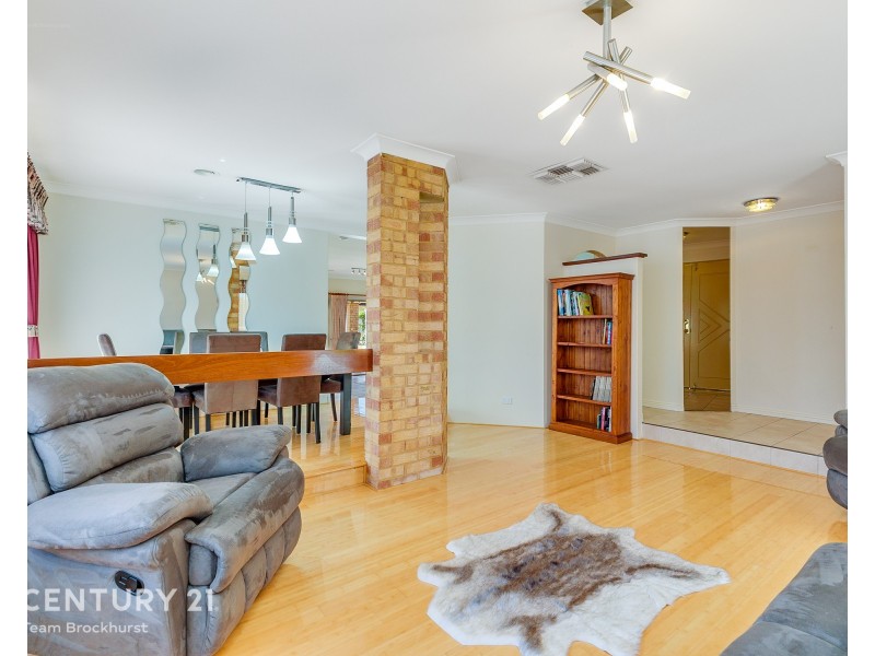 30 Tea Tree Way, Thornlie WA 6108