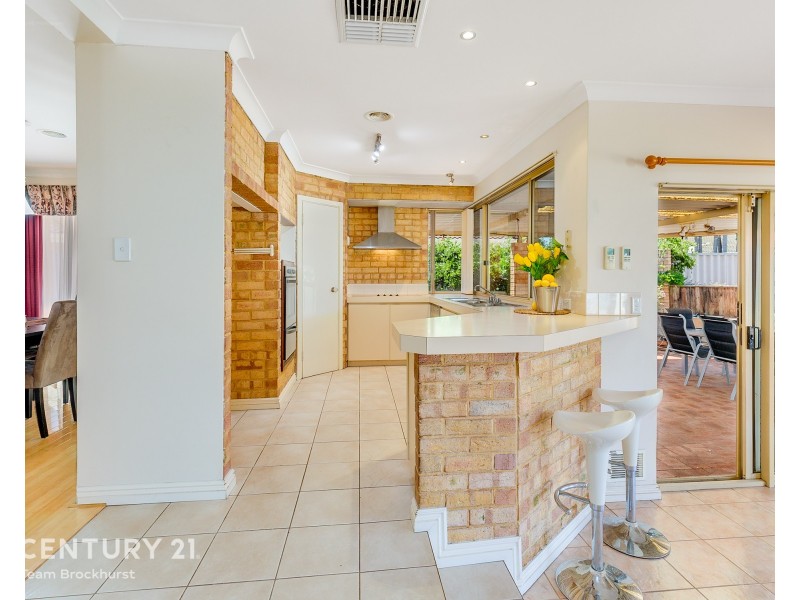 30 Tea Tree Way, Thornlie WA 6108