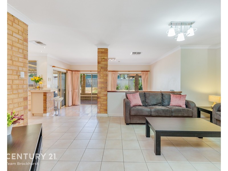 30 Tea Tree Way, Thornlie WA 6108