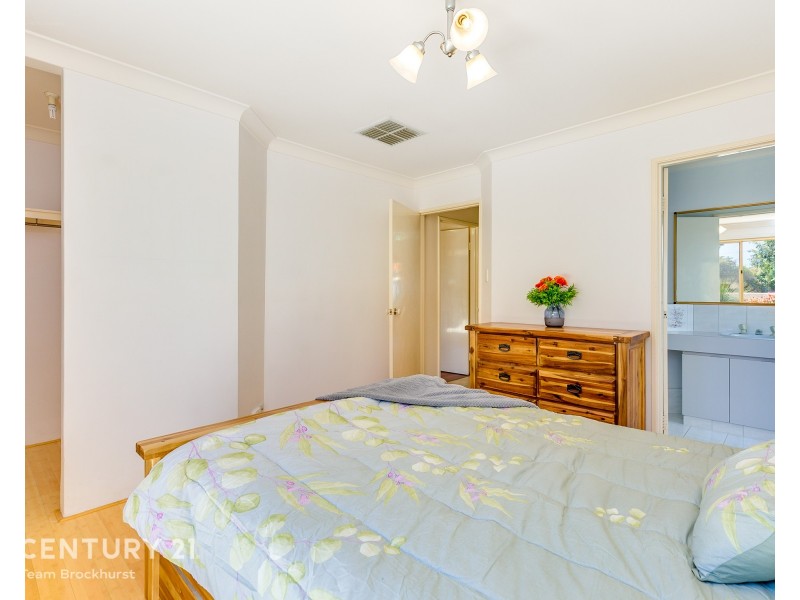 30 Tea Tree Way, Thornlie WA 6108