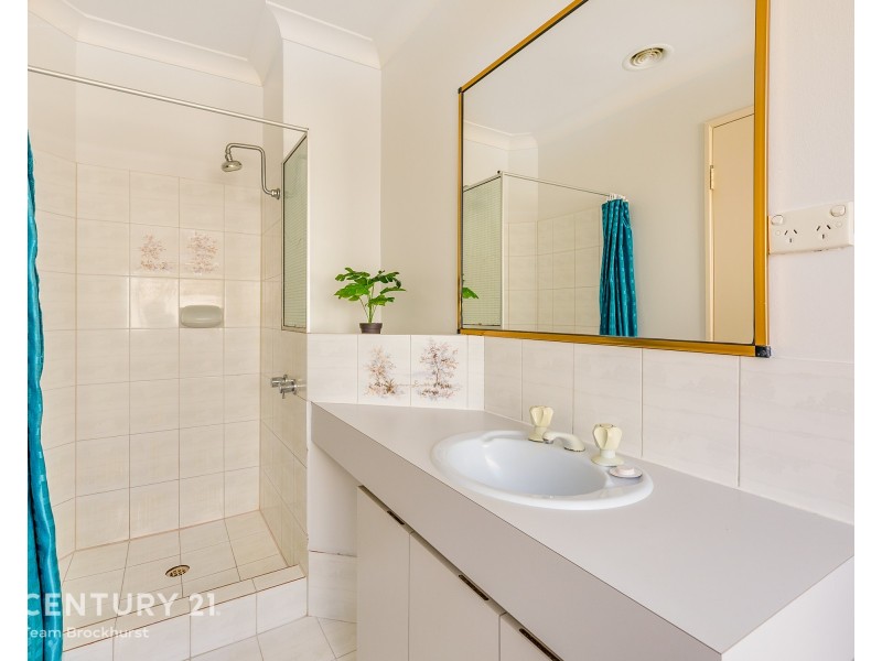 30 Tea Tree Way, Thornlie WA 6108