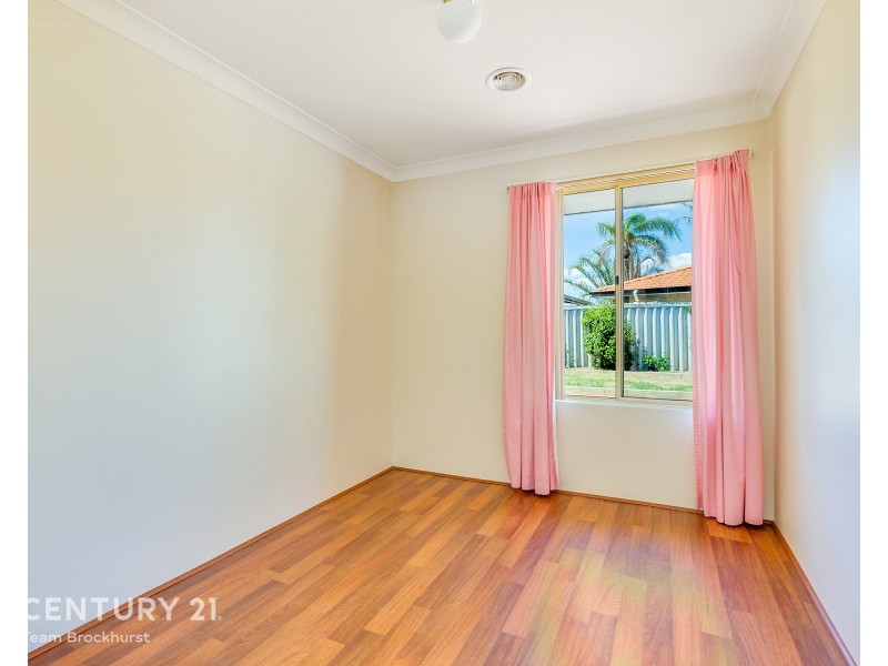 30 Tea Tree Way, Thornlie WA 6108