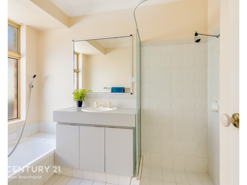 30 Tea Tree Way, Thornlie WA 6108