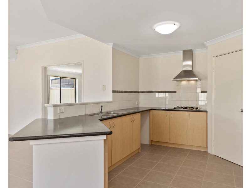 6 Marloo Street, Wattle Grove WA 6107