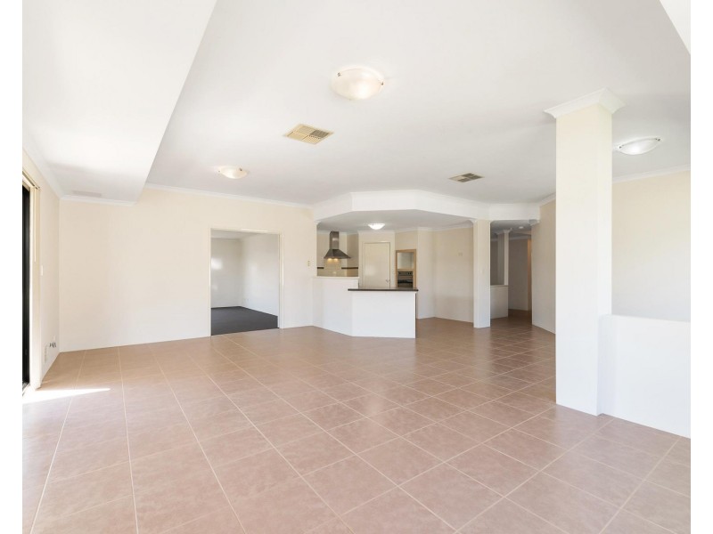 6 Marloo Street, Wattle Grove WA 6107