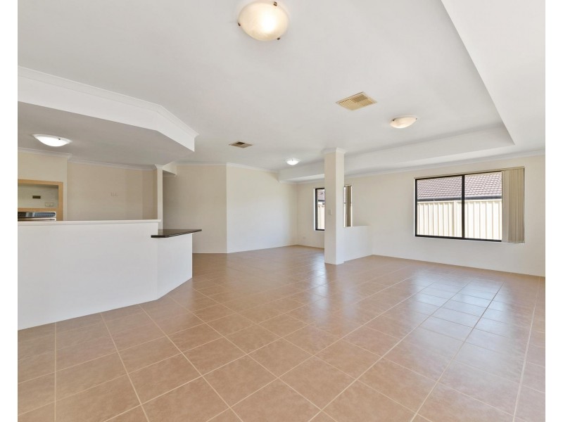 6 Marloo Street, Wattle Grove WA 6107