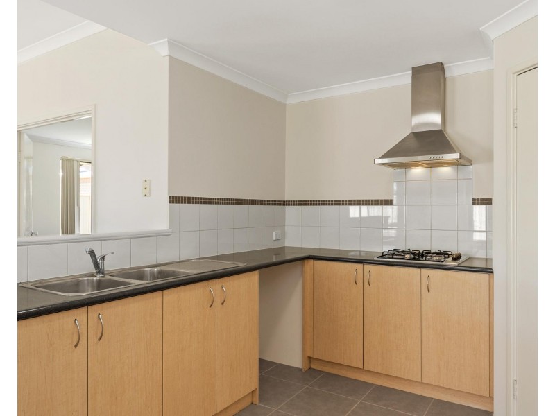 6 Marloo Street, Wattle Grove WA 6107