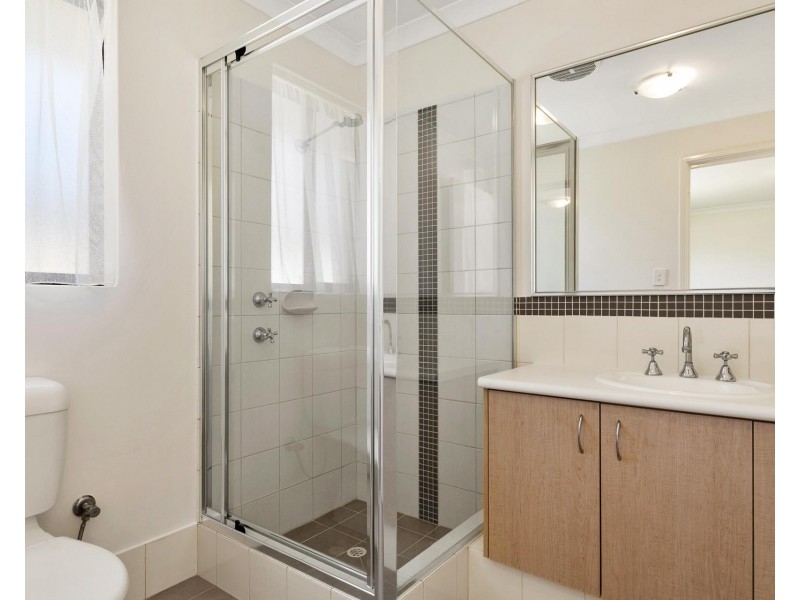 6 Marloo Street, Wattle Grove WA 6107