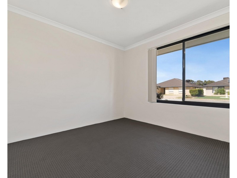 6 Marloo Street, Wattle Grove WA 6107