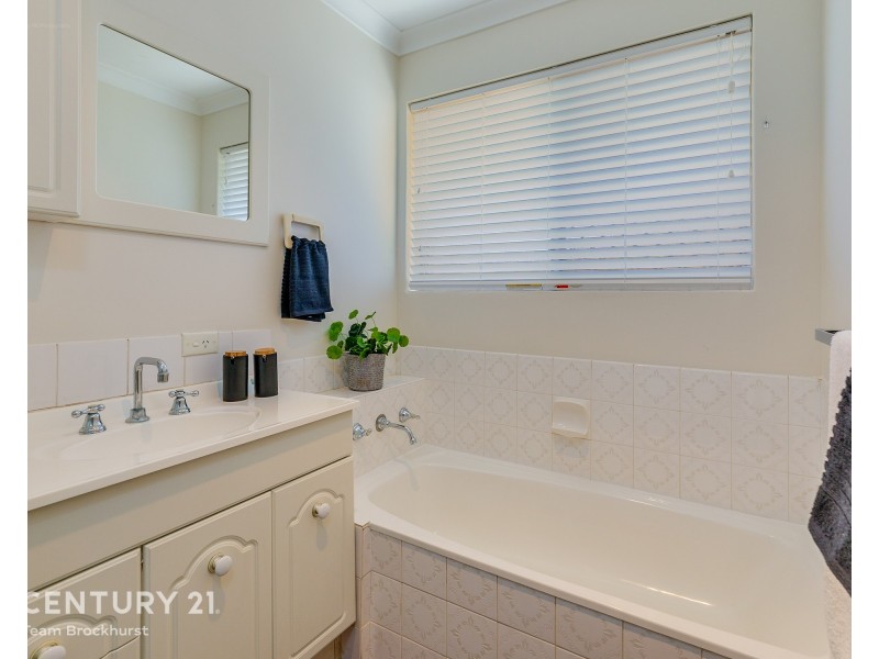 32 Griffith Way, Thornlie WA 6108