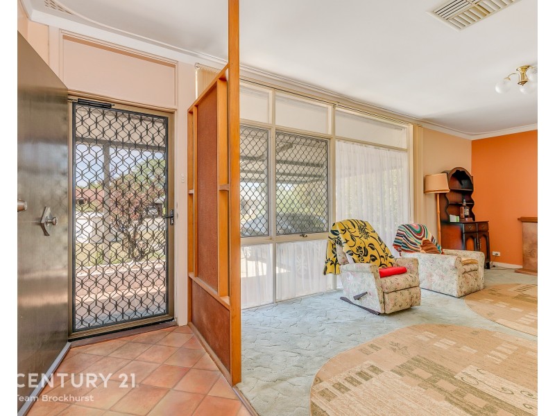 9 Earls Court, Thornlie WA 6108