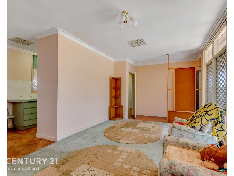 9 Earls Court, Thornlie WA 6108