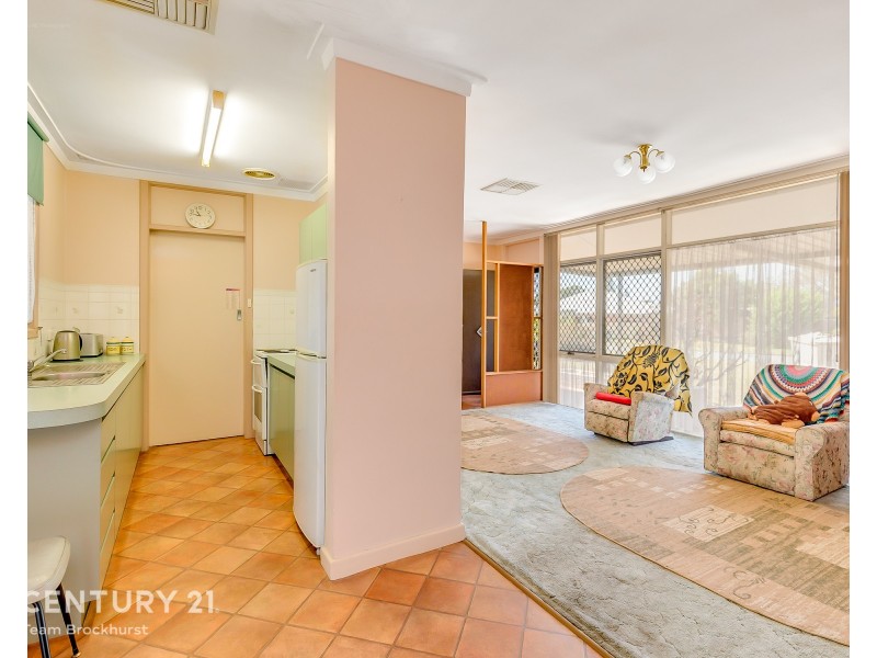 9 Earls Court, Thornlie WA 6108