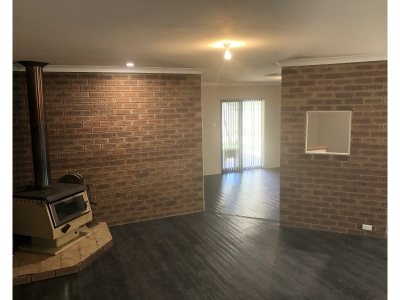 82 Greenway Avenue, Thornlie WA 6108