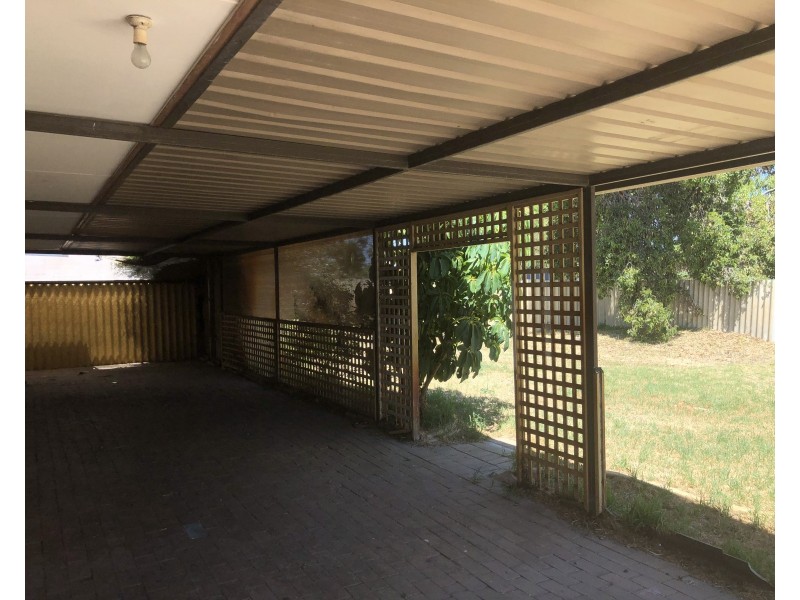 82 Greenway Avenue, Thornlie WA 6108