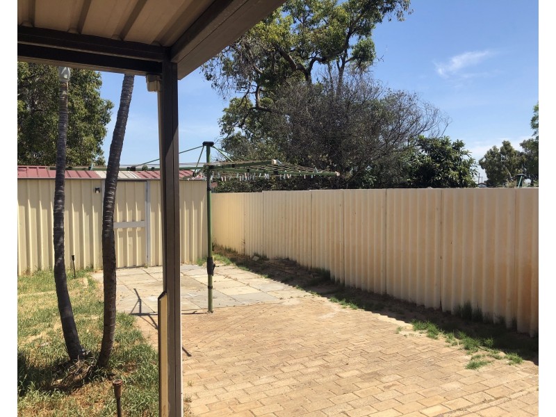 82 Greenway Avenue, Thornlie WA 6108