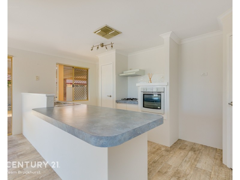 15 Madden Place, Huntingdale WA 6110