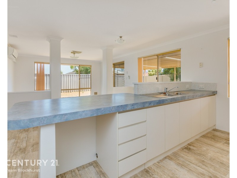 15 Madden Place, Huntingdale WA 6110