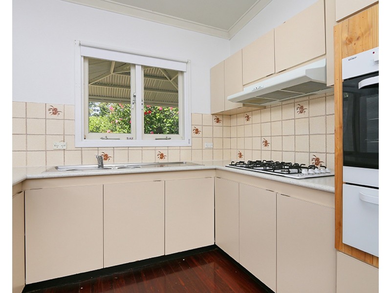 30 Lester Drive, Thornlie WA 6108