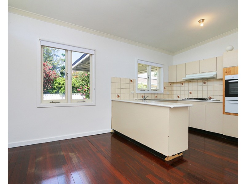 30 Lester Drive, Thornlie WA 6108