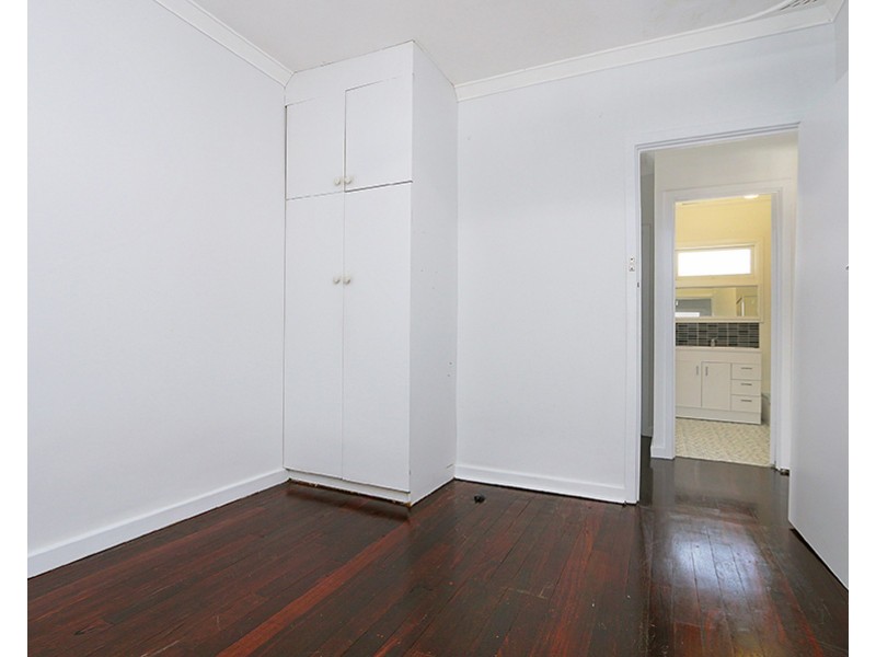 30 Lester Drive, Thornlie WA 6108