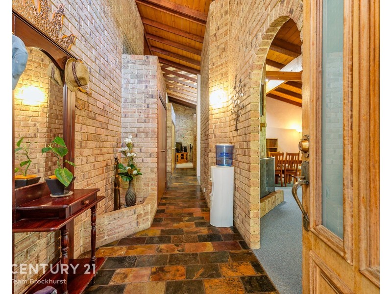 42 Wallangarra Drive, Bedfordale WA 6112