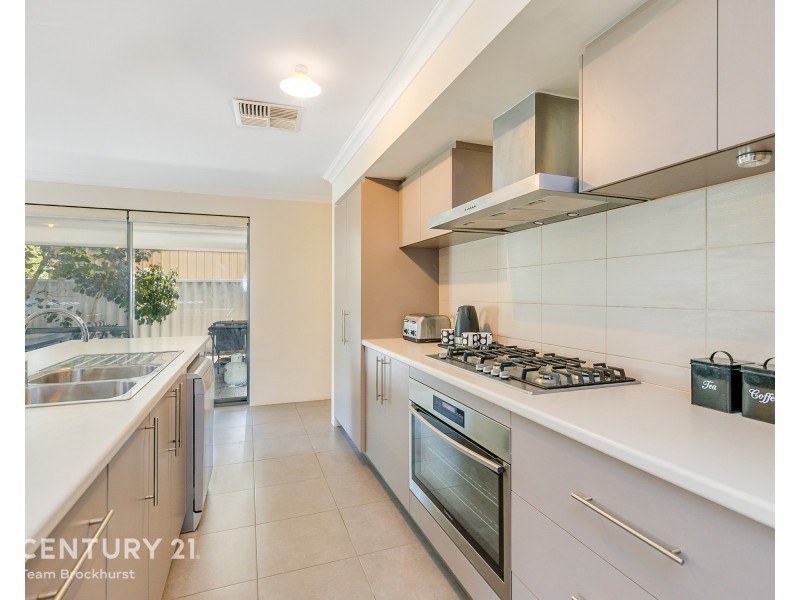 61B Thornlie Ave, Thornlie WA 6108