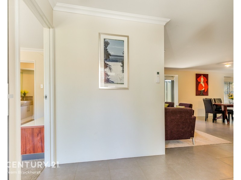 61B Thornlie Ave, Thornlie WA 6108